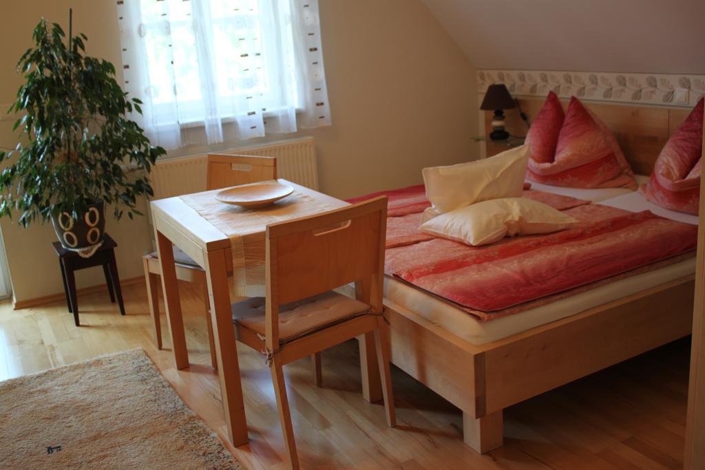 Buschenschank Orsl Wildbach Εξωτερικό φωτογραφία